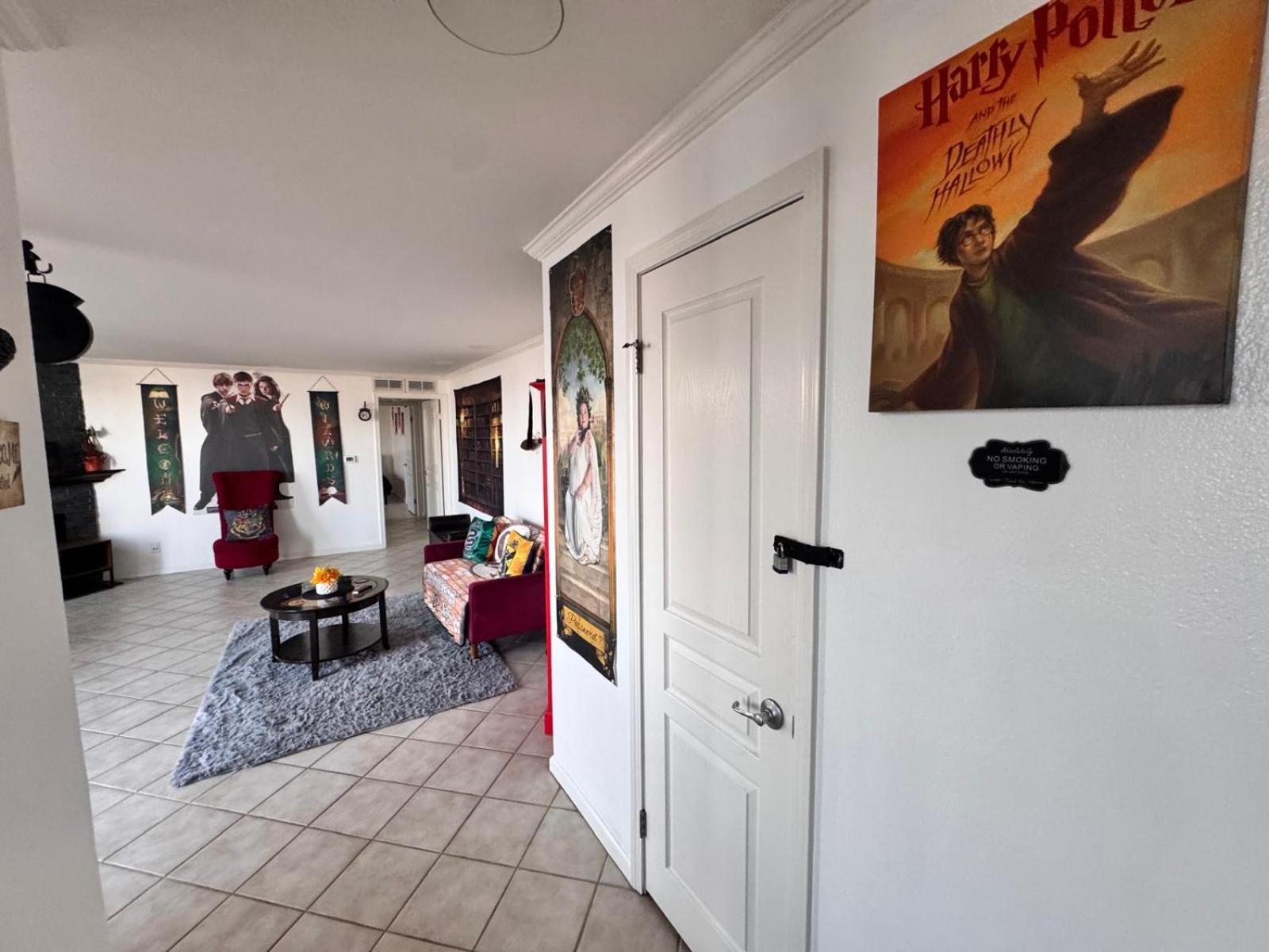 Mario, Harry Potter, & Not Themed Loft Universal 10min Loft Los Ángeles