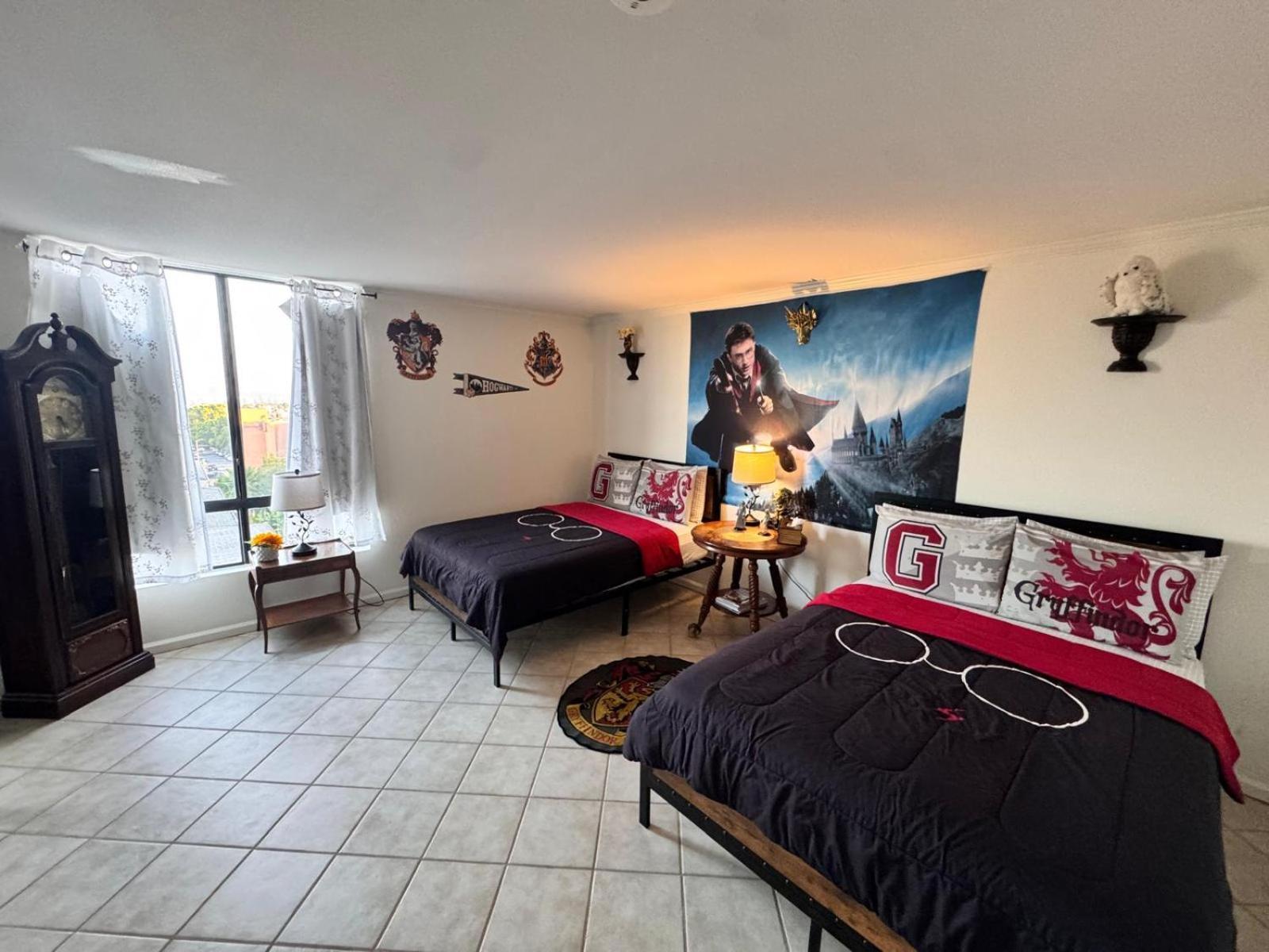 Mario, Harry Potter, & Not Themed Loft Universal 10min Loft Los Ángeles